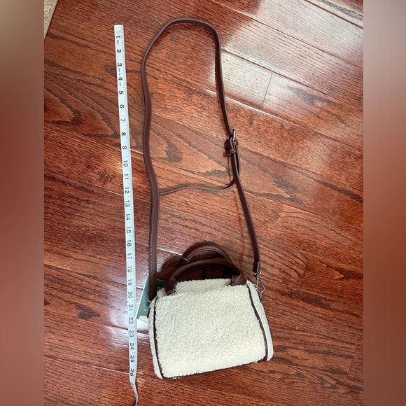 ASPEN Sherpa mini faux fur crossbody/ handbag - Picture 14 of 14